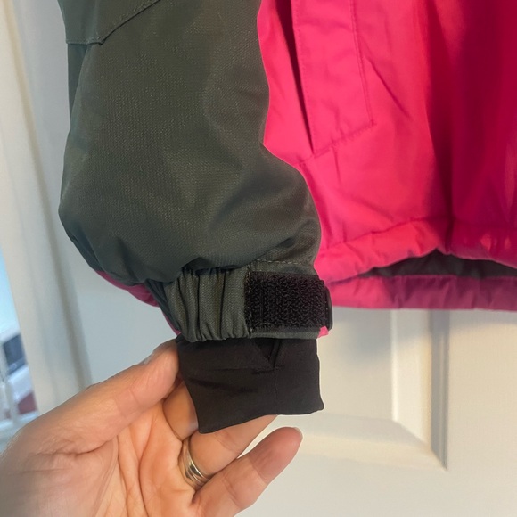 NWT!!!  Women’s Gemyse pink and gray waterproof ski jacket - large - Picture 7 of 13